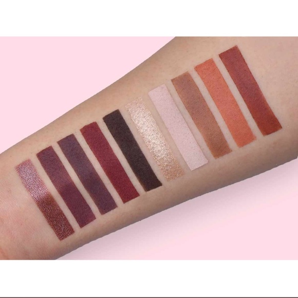 Simple Delight Eyeshadow Palette-Gold - Picture 3 of 3